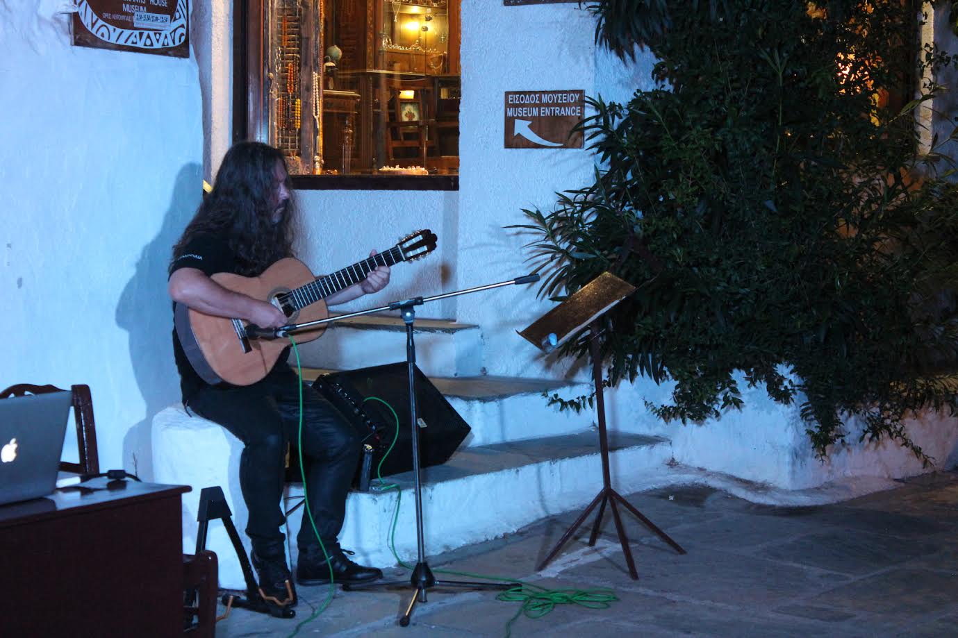 παρουσίαση του νέου διπλού CD του Αντώνη Μιτζέλου στη Σκιάθο