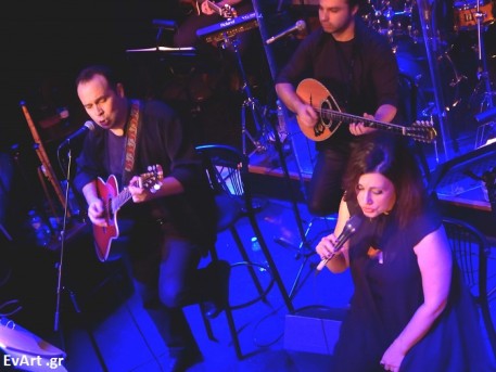 Ο Κώστας Μακεδόνας και η Ελένη Πέτα στο Ρυθμό Stage