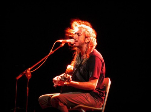 Γιάννης Χαρούλης στο Θέατρο Βράχων