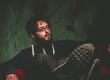 "Μακριά να φύγουμε" από το πρώτο άλμπουμ του Βασίλη Ράλλη "Ανησυχία, Αταξία κι Ανασφάλεια"