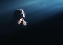 Νέο cover της Ruby Bouzioti για το "Ηeaven's A Lie"